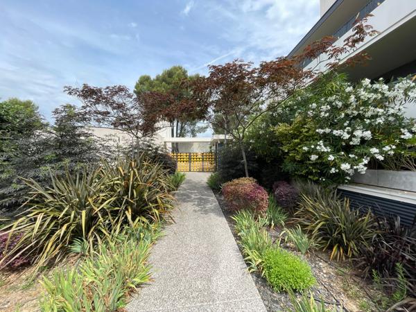 Parking + appartement + parking