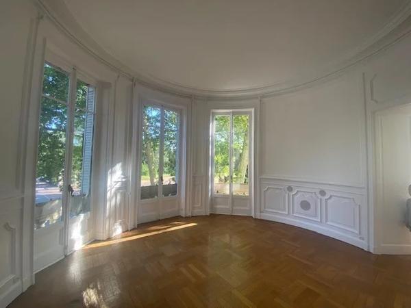 APPARTEMENT T6 A LOUER - LYON 6EME ARRONDISSEMENT Les Belges 197.68 m 2 3 560 € charges comprises par mois