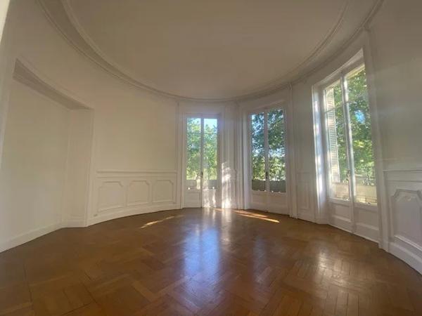 APPARTEMENT T6 A LOUER - LYON 6EME ARRONDISSEMENT Les Belges 197.68 m 2 3 560 € charges comprises par mois