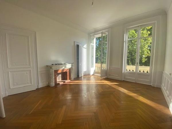 APPARTEMENT T6 A LOUER - LYON 6EME ARRONDISSEMENT Les Belges 197.68 m 2 3 560 € charges comprises par mois
