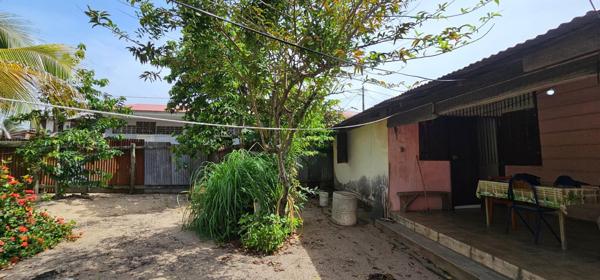 AFFAIRE à SAISIR à MANA - 2 MAISONS T2 & T3 à VENDRE