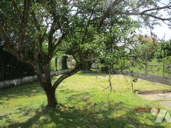 VOUZIERS, une maison d'habitation sur un terrain de 751 m².
