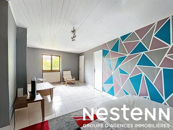 A vendre : Maison spacieuse - 5 chambres - piscine - grand jardin - au calme  proche de CRECHES SUR SAONE