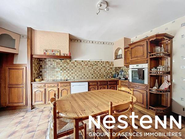 A vendre : Maison spacieuse - 5 chambres - piscine - grand jardin - au calme  proche de CRECHES SUR SAONE