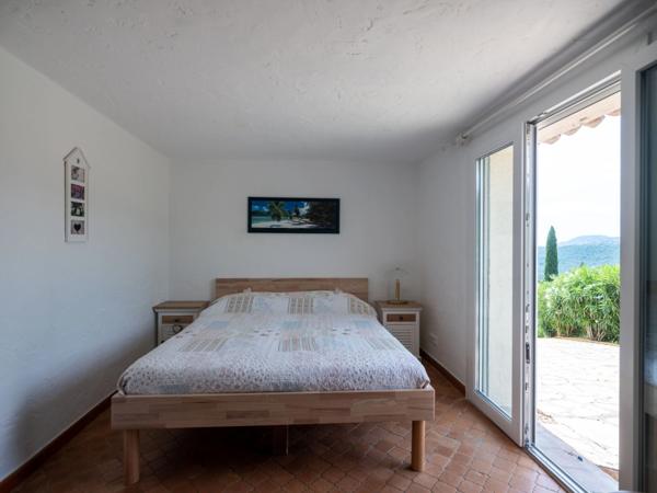 Var (83), à vendre LA CROIX VALMER MAISON T7 de 157 m² Piscine VUE MER, ILES ET COLLINES sur golfe de ST TROPEZ