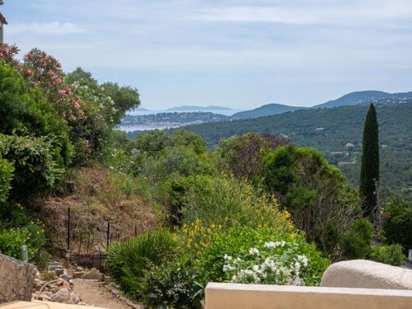 Var (83), à vendre LA CROIX VALMER MAISON T7 de 157 m² Piscine VUE MER, ILES ET COLLINES sur golfe de ST TROPEZ