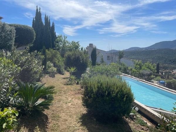 Var (83), à vendre LA CROIX VALMER MAISON T7 de 157 m² Piscine VUE MER, ILES ET COLLINES sur golfe de ST TROPEZ