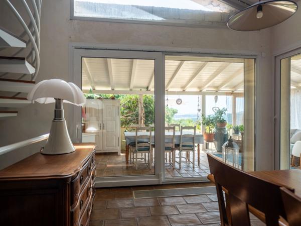 Var (83), à vendre LA CROIX VALMER MAISON T7 de 157 m² Piscine VUE MER, ILES ET COLLINES sur golfe de ST TROPEZ