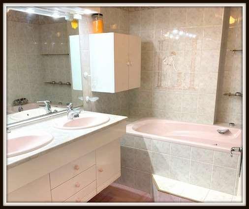 Avranches (50300) AVRANCHES - 7 km Sud d'Avranches- Immeuble + 2 appartements