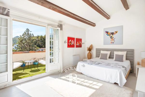 Aubagne, Maison 4 Chambres -  230 m² à vendre