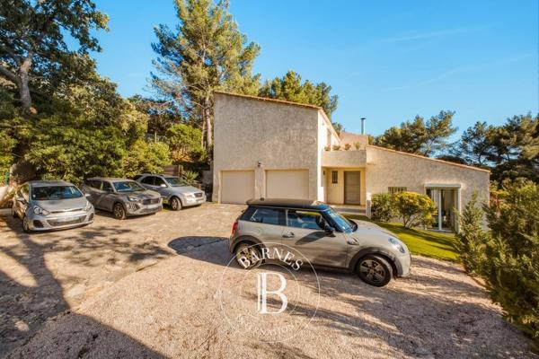 Aubagne, Maison 4 Chambres -  230 m² à vendre