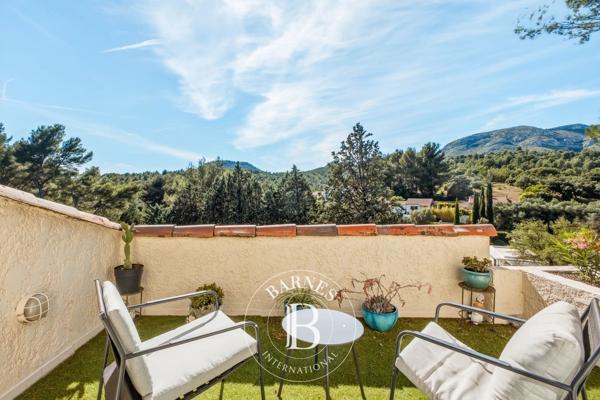 Aubagne, Maison 4 Chambres -  230 m² à vendre