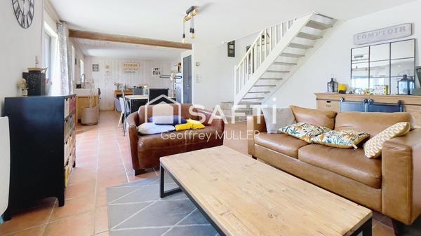 Longère rénovée 140m² proche du bourg d'Elven