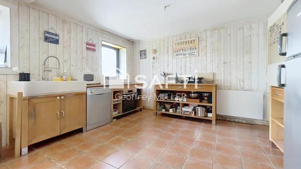 Longère rénovée 140m² proche du bourg d'Elven