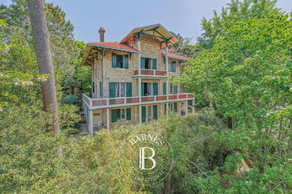 Arcachon, Villa 10 Chambres -  272 m² à vendre