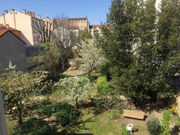 Appartement T3 - Canut - Dernier etage - Ascenseur - Vue degagee - Jardin partage