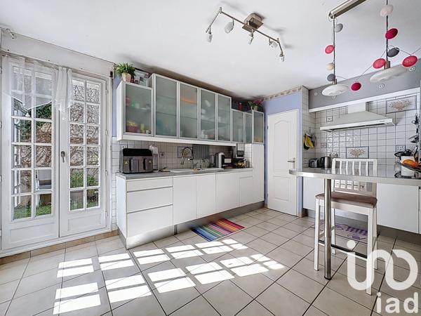 Maison à vendre 5 pièces 160 m² Saint-Rémy-lès-Chevreuse