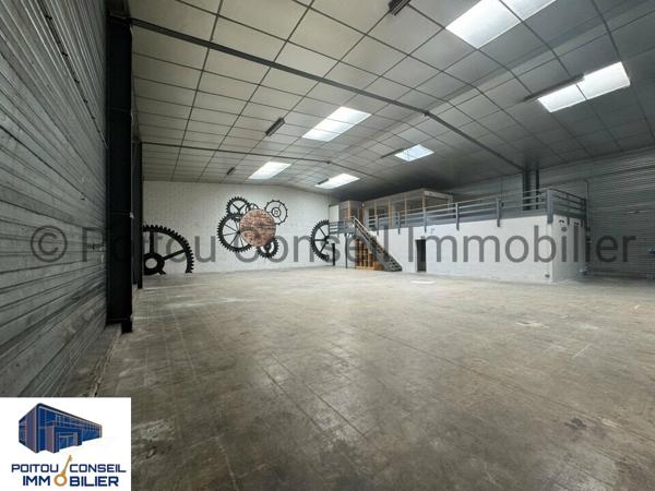 LOCATION LOCAL D’ACTIVITE D’ENVIRON 300m2 AU SOL AVEC PARKING ZONE MENDES FRANCE CHAURAY AVEC GRANDE PORTE SECTIONNELLE