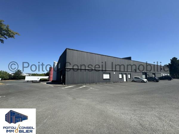 LOCATION LOCAL D’ACTIVITE D’ENVIRON 300m2 AU SOL AVEC PARKING ZONE MENDES FRANCE CHAURAY AVEC GRANDE PORTE SECTIONNELLE