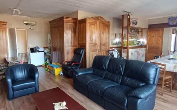 Maison à vendre    10 pièces •  Tonnay-Charente