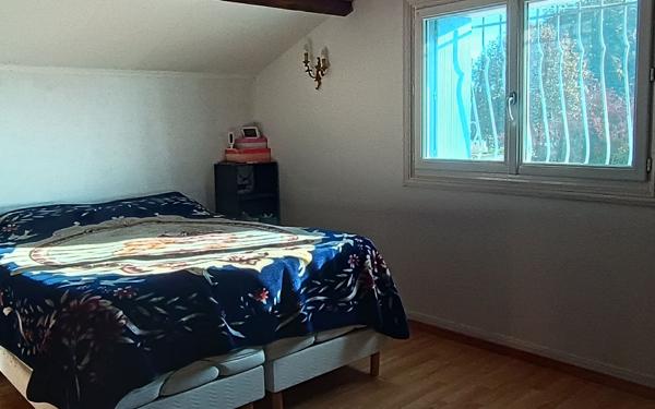 Maison à vendre    10 pièces •  Tonnay-Charente