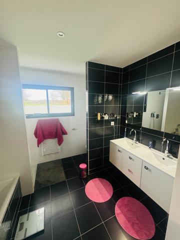 Maison à Dol-de-Bretagne, 35120 - 3 pièces 102m²