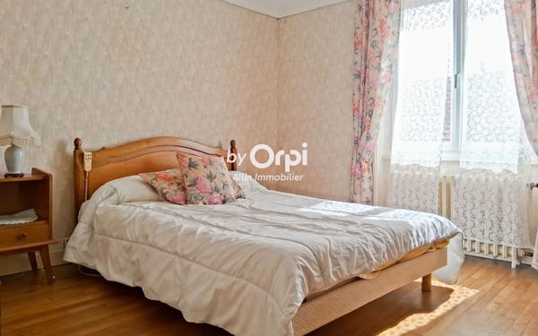 Maison à vendre    6 pièces • 107 m2 Commentry