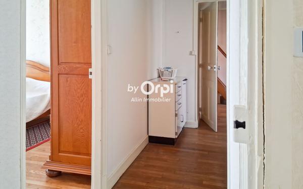 Maison à vendre    6 pièces • 107 m2 Commentry