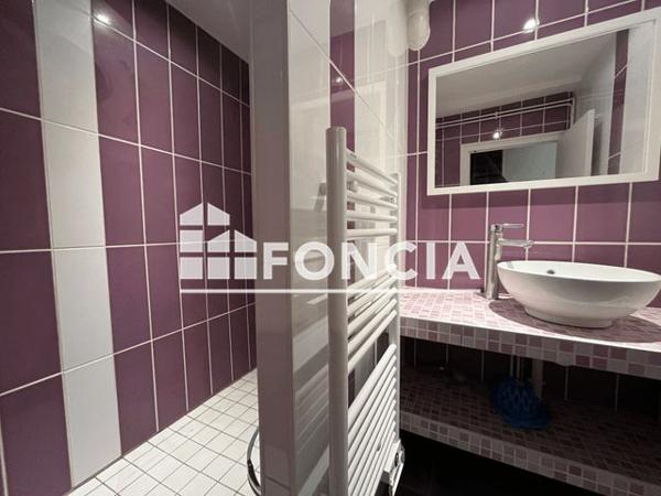 Location Appartement 2 pièces 62.18 m² - 100 RUE DE LA GARE Niort 79000