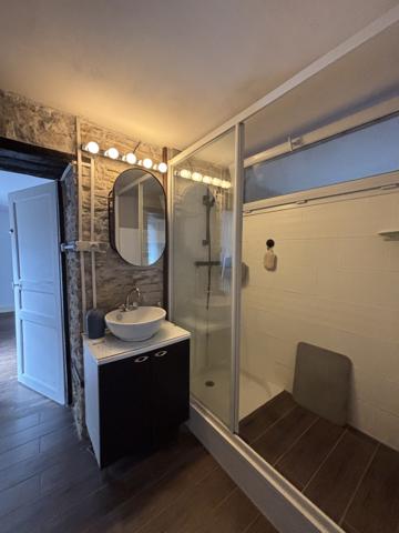 SAINTE COLOMBE SUR SEINE Ensemble deux de Maisons avec dépendances terrain proches des écoles. Sainte-Colombe-sur-Seine (21400)