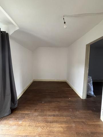 SAINTE COLOMBE SUR SEINE Ensemble deux de Maisons avec dépendances terrain proches des écoles. Sainte-Colombe-sur-Seine (21400)