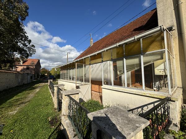 SAINTE COLOMBE SUR SEINE Ensemble deux de Maisons avec dépendances terrain proches des écoles. Sainte-Colombe-sur-Seine (21400)
