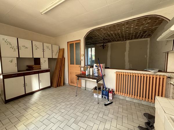 SAINTE COLOMBE SUR SEINE Ensemble deux de Maisons avec dépendances terrain proches des écoles. Sainte-Colombe-sur-Seine (21400)