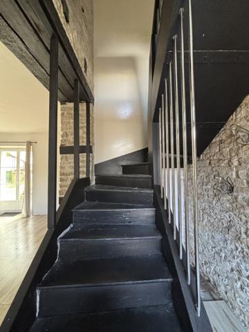 SAINTE COLOMBE SUR SEINE Ensemble deux de Maisons avec dépendances terrain proches des écoles. Sainte-Colombe-sur-Seine (21400)