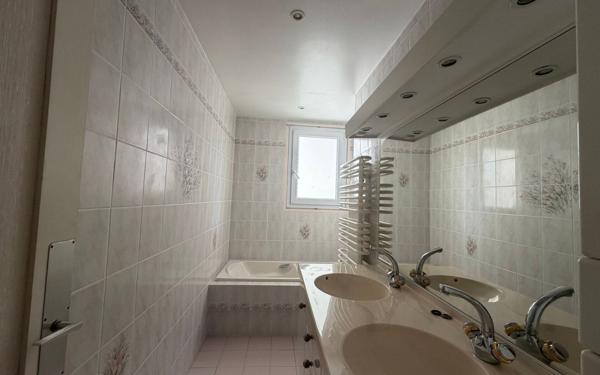 Appartement à vendre    3 pièces •  Royan