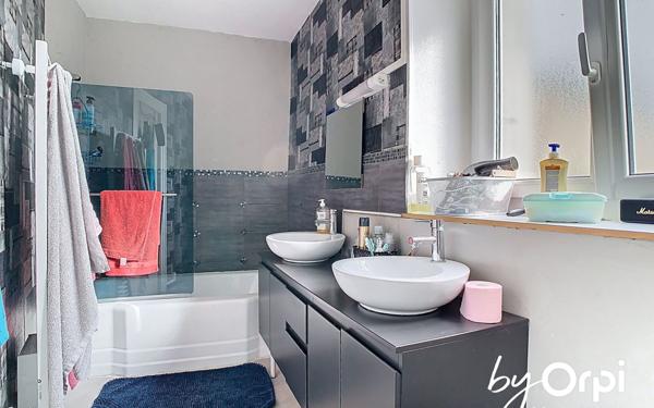 Maison à vendre    7 pièces • 207,13 m2 Marcillat-en-Combraille