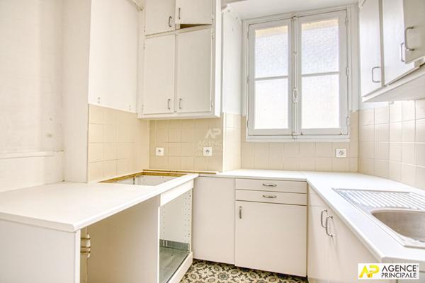 Versailles Notre-Dame Avenue de St-Cloud Appartement 5 pièces 103 m² au sol situé au 2e étage avec grenier €855 000 ** - Référence 26652