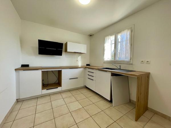 Auriol (13390) Maison familiale au calme avec jardin et garage