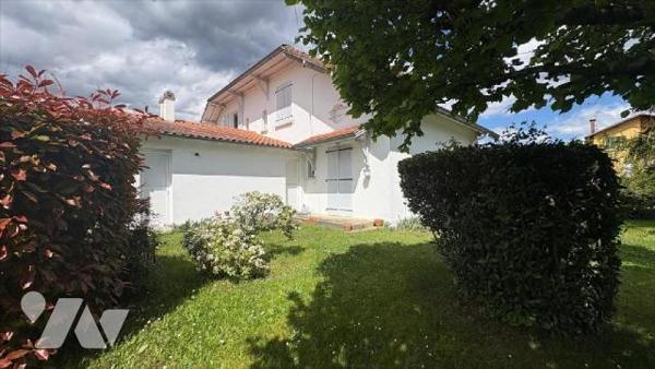 Maison mitoyenne avec grand terrain ? Morcenx-la-Nouvelle - REF 1005543
Située dans un quartier...