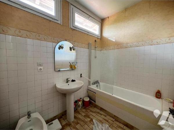 Maison mitoyenne avec grand terrain ? Morcenx-la-Nouvelle - REF 1005543
Située dans un quartier...