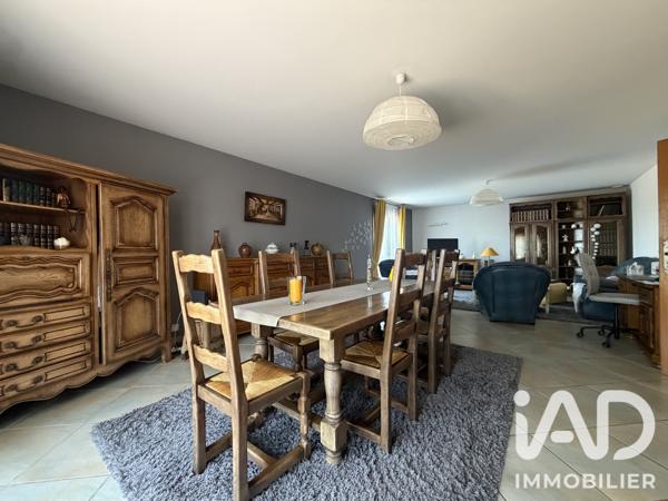 Maison à vendre 7 pièces 171 m² Dommartin-le-Franc