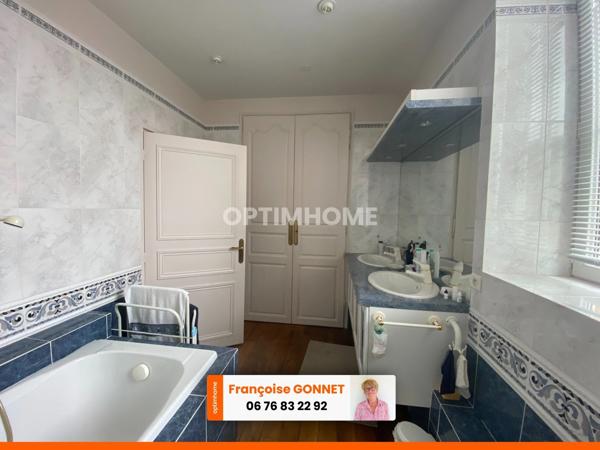Maison de caractère - 5 pièces - 145 m² - 133 000 € - CHATEAUMEILLANT