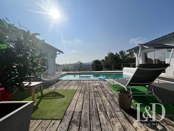 RARE! SAINT-PÉE-SUR-NIVELLE, MAISON 210m² AVEC T2 INDÉPENDANT ET PISCINE!