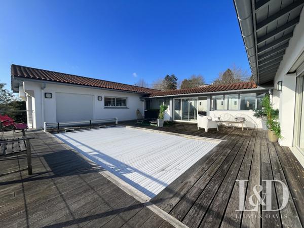 RARE! SAINT-PÉE-SUR-NIVELLE, MAISON 210m² AVEC T2 INDÉPENDANT ET PISCINE!