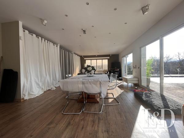 RARE! SAINT-PÉE-SUR-NIVELLE, MAISON 210m² AVEC T2 INDÉPENDANT ET PISCINE!