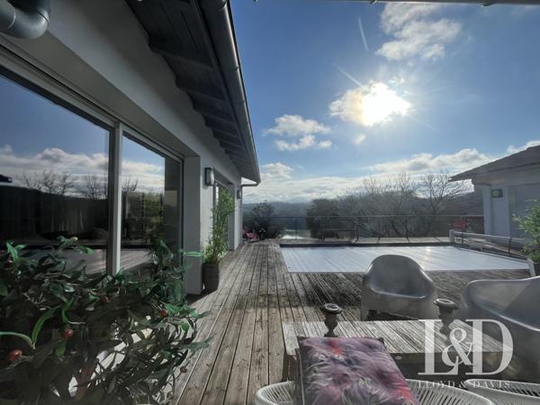 RARE! SAINT-PÉE-SUR-NIVELLE, MAISON 210m² AVEC T2 INDÉPENDANT ET PISCINE!