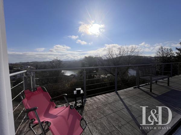 RARE! SAINT-PÉE-SUR-NIVELLE, MAISON 210m² AVEC T2 INDÉPENDANT ET PISCINE!