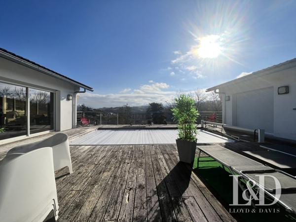 RARE! SAINT-PÉE-SUR-NIVELLE, MAISON 210m² AVEC T2 INDÉPENDANT ET PISCINE!