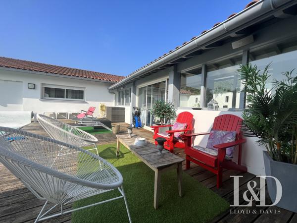 RARE! SAINT-PÉE-SUR-NIVELLE, MAISON 210m² AVEC T2 INDÉPENDANT ET PISCINE!