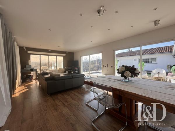 RARE! SAINT-PÉE-SUR-NIVELLE, MAISON 210m² AVEC T2 INDÉPENDANT ET PISCINE!